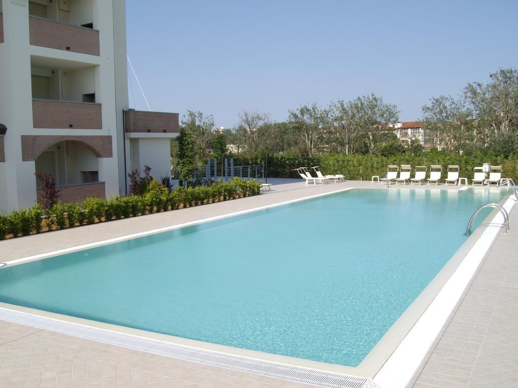 Residence Cleo Llido Degli Estensi Eksteriør billede
