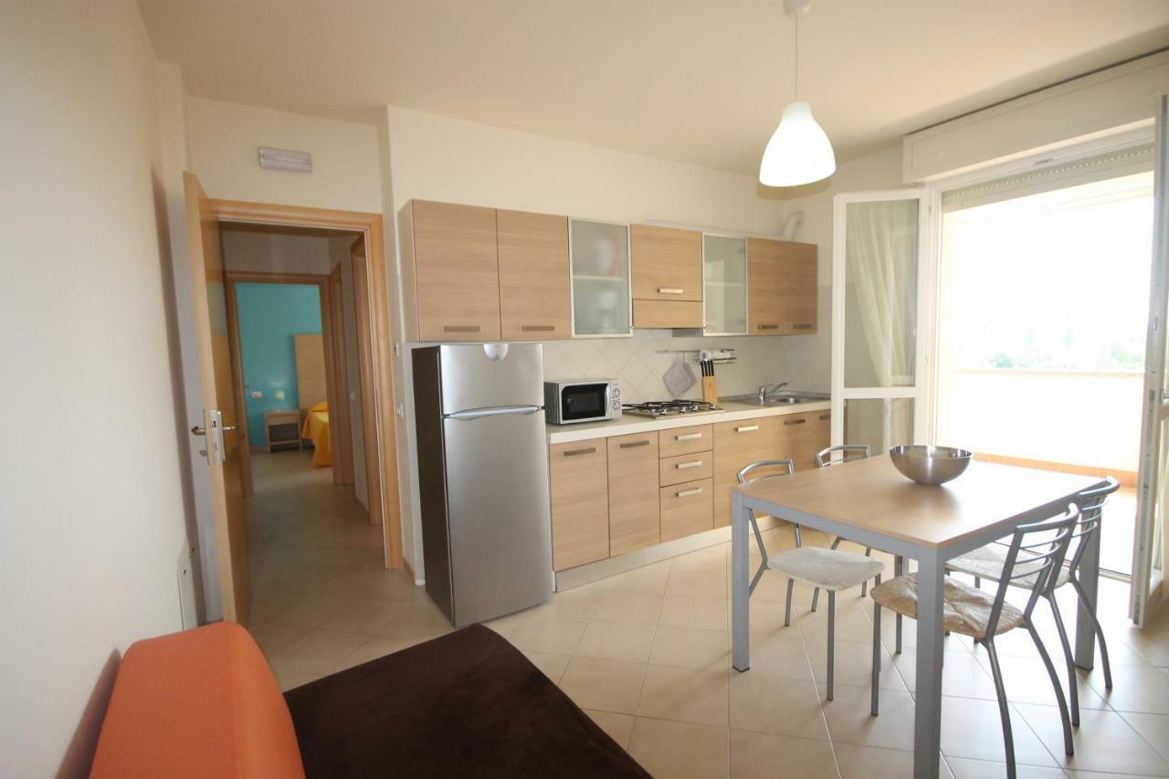 Residence Cleo Llido Degli Estensi Eksteriør billede